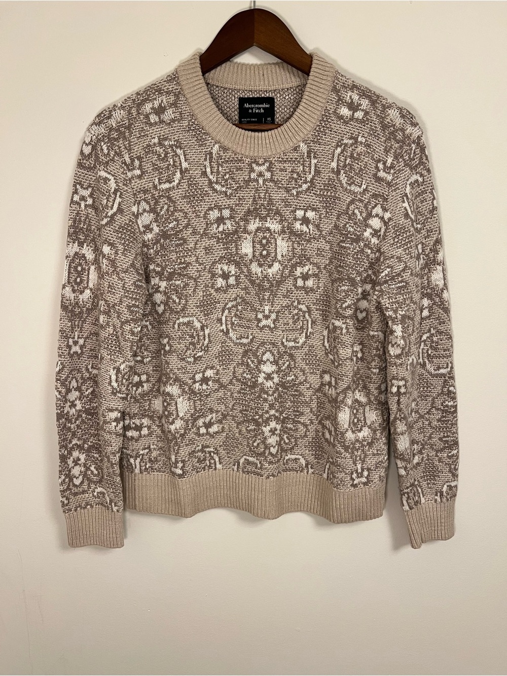 Abercrombie & Fitch Taupe and White Patterned Crewneck Sweater
